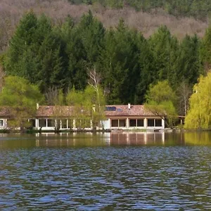 Les Pyrénées Au Bord De L'eau Hébergement de vacances Barbazan